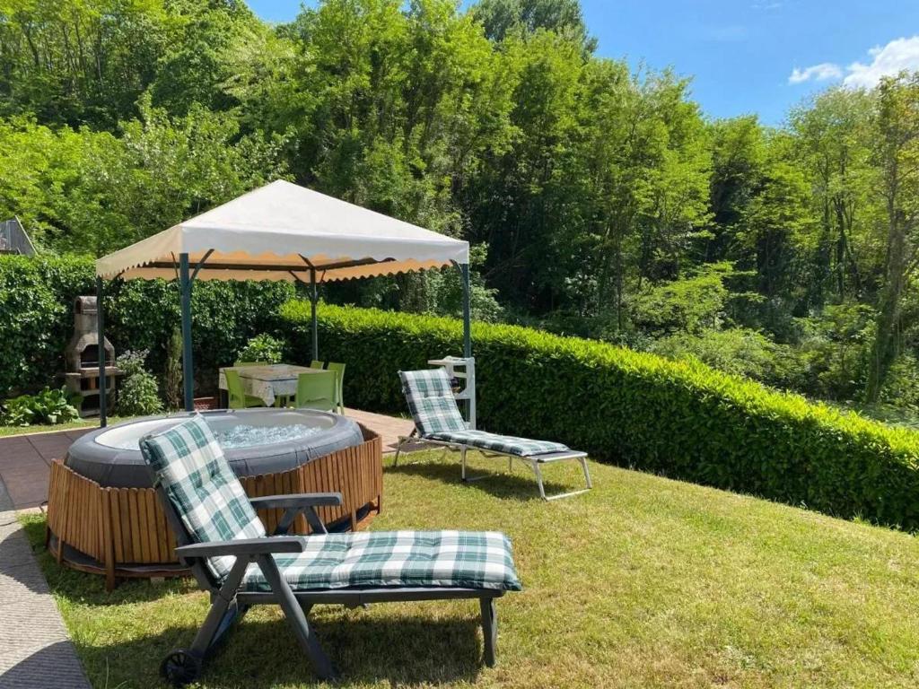 Vonkajšia záhrada v ubytovaní Cozy House in Castelnuovo di Garfagnana + Large Garden