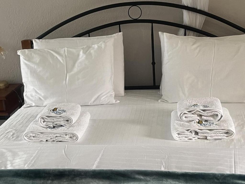 Villa Askamnia and Suites - Junior Suite With Pool View