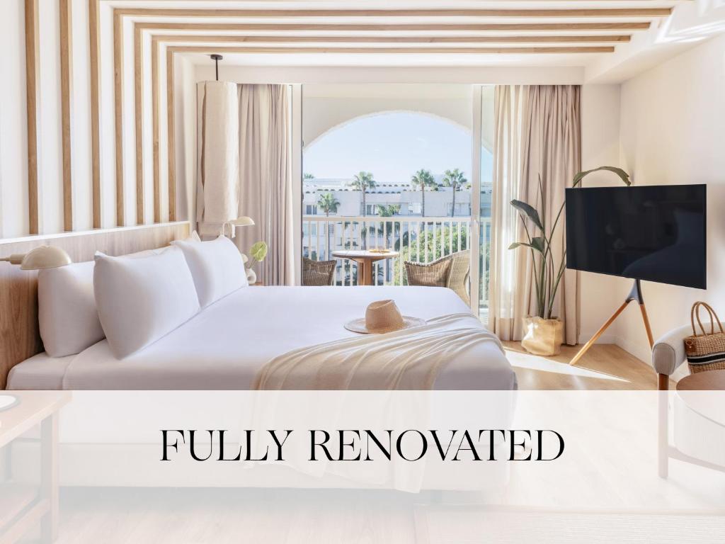 Säng eller sängar i ett rum på ME Marbella by Meliá