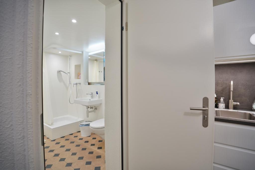 Cozy City Center, 4 bedroom- 120sq, 5min walk to Main Station - Resim 9