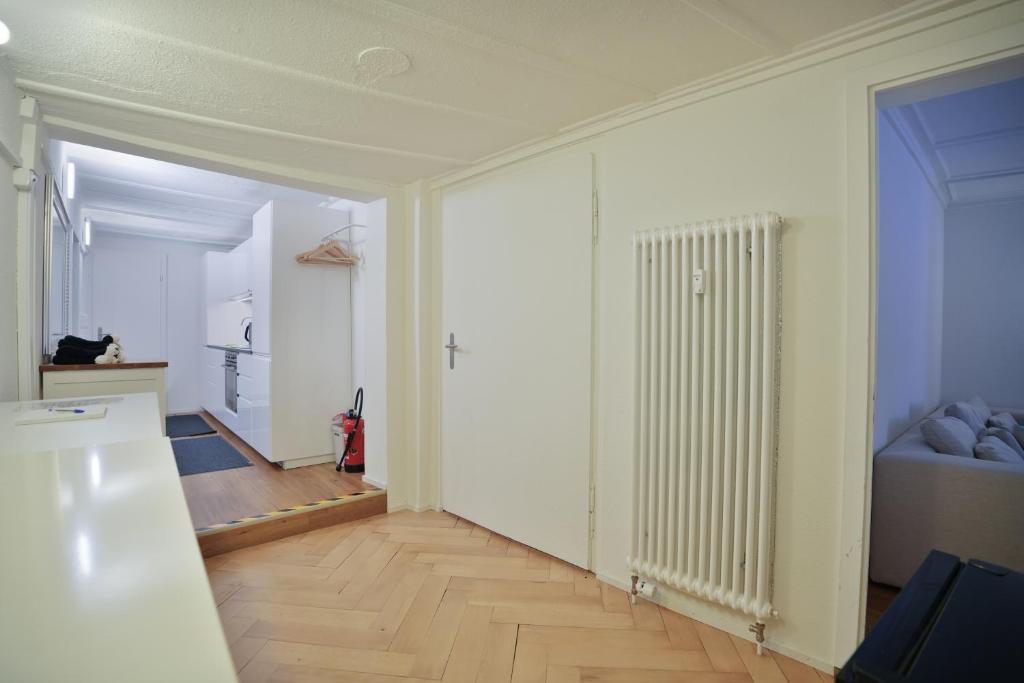Cozy City Center, 4 bedroom- 120sq, 5min walk to Main Station - Resim 24