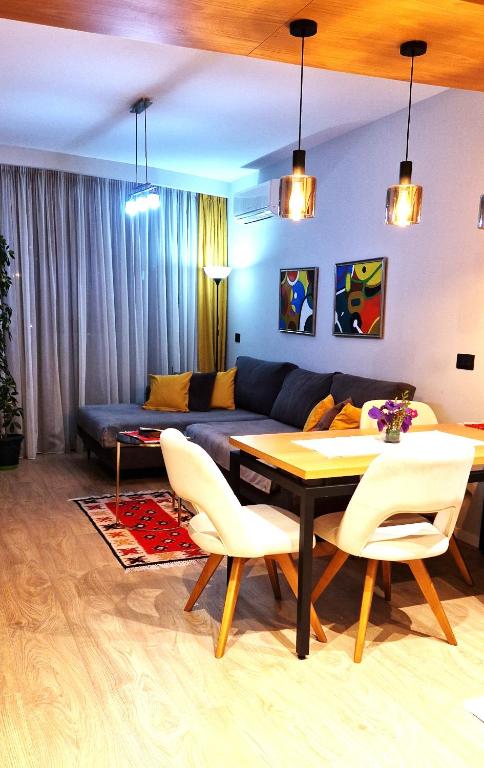 Central Comfy Apartment