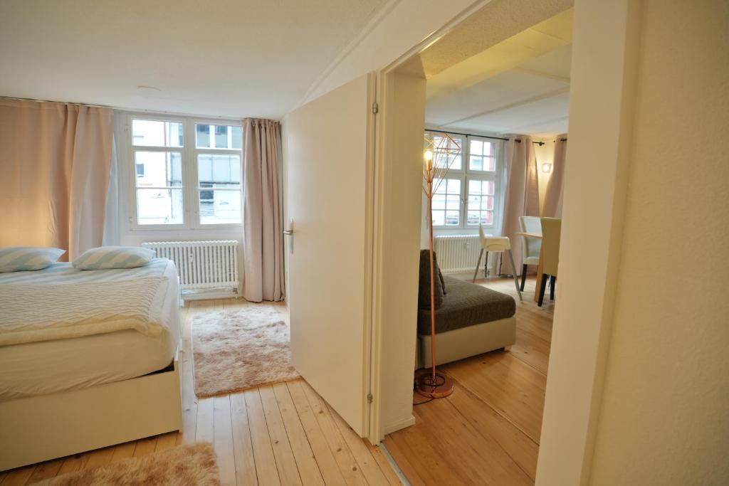 Cozy City Center, 4 bedroom- 120sq, 5min walk to Main Station - Resim 20