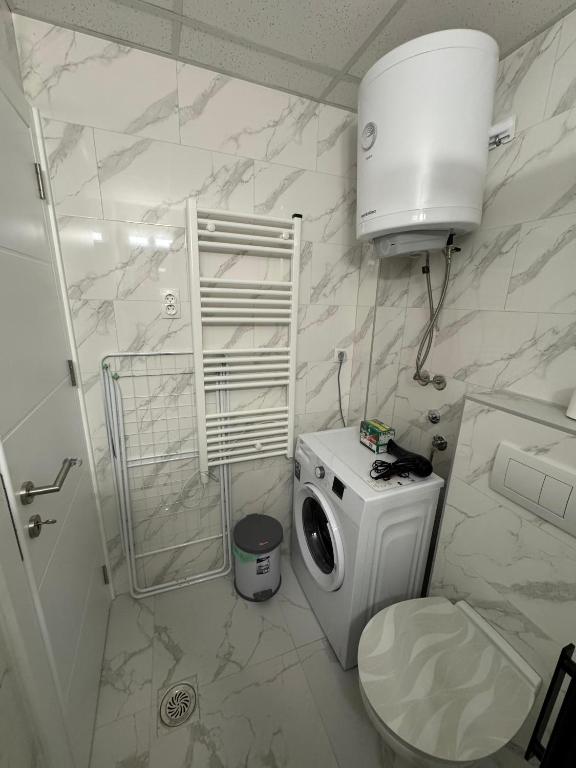 Koupelna v ubytování Apartman CRYSTAL Vrnjačka Banja