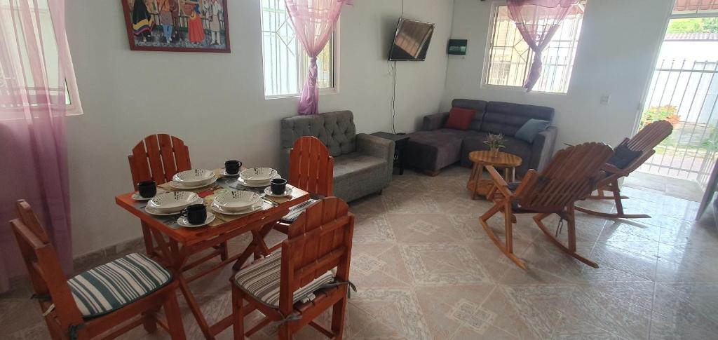 Khu vực ghế ngồi tại Casa de descanso Cartagena-Turbaco