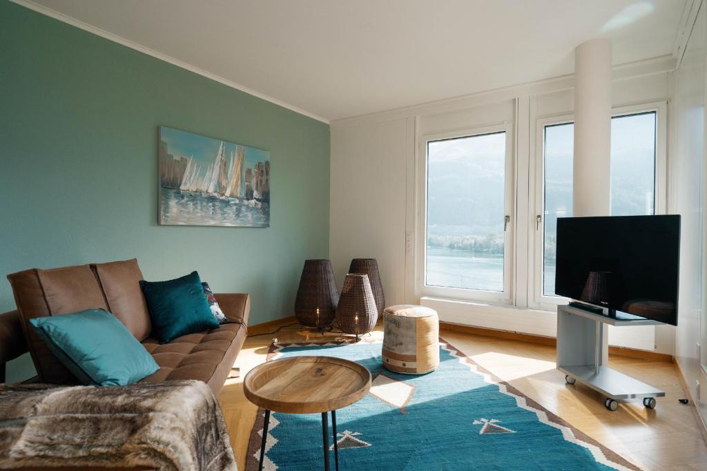 TV a/nebo společenská místnost v ubytování Apartment Mariahalden