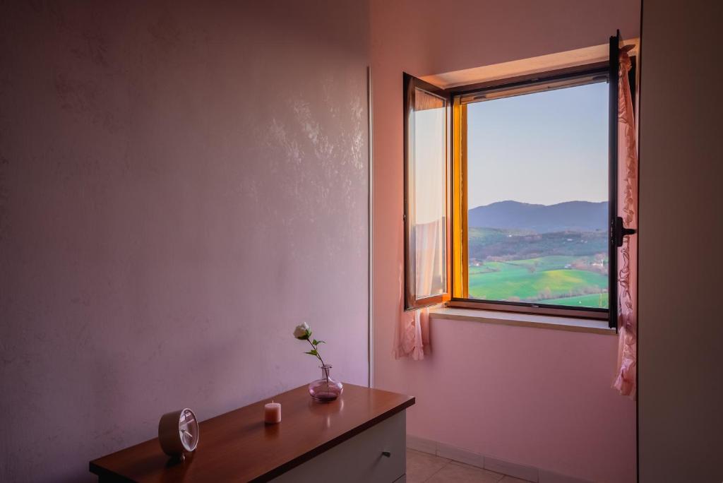 Nespecifikovaný výhled na hory nebo výhled na hory při pohledu z apartmánu