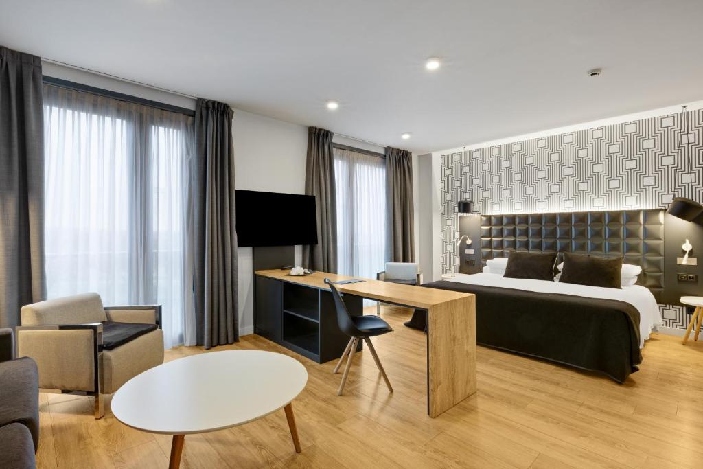 TV a/nebo společenská místnost v ubytování B&B HOTEL Tarragona Valls