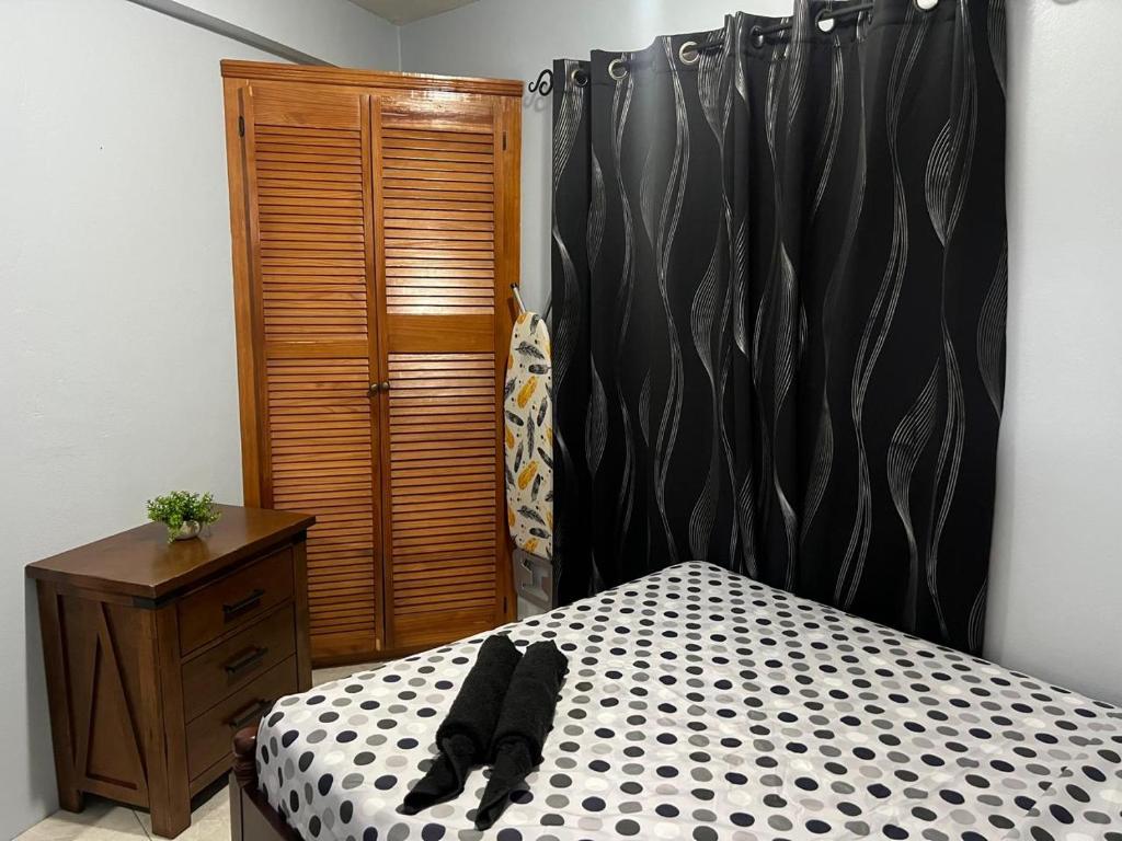 The Lime Suite Apt #2客房内的一张或多张床位