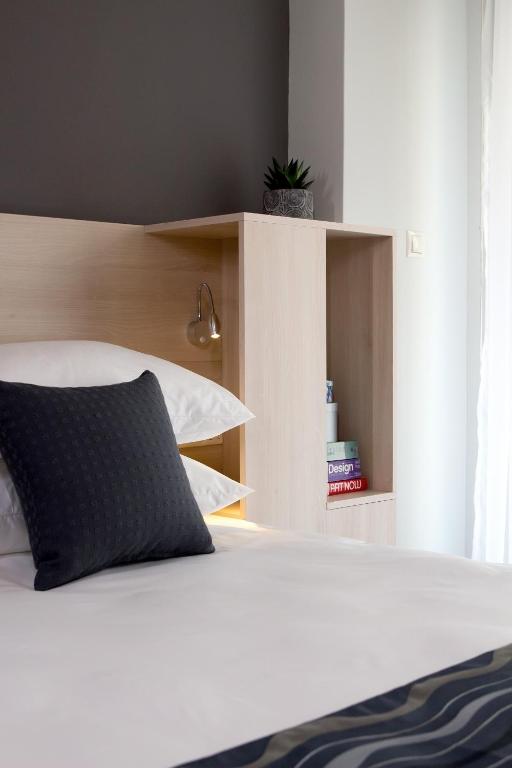 Polis Apartments - Triple Studio With City View