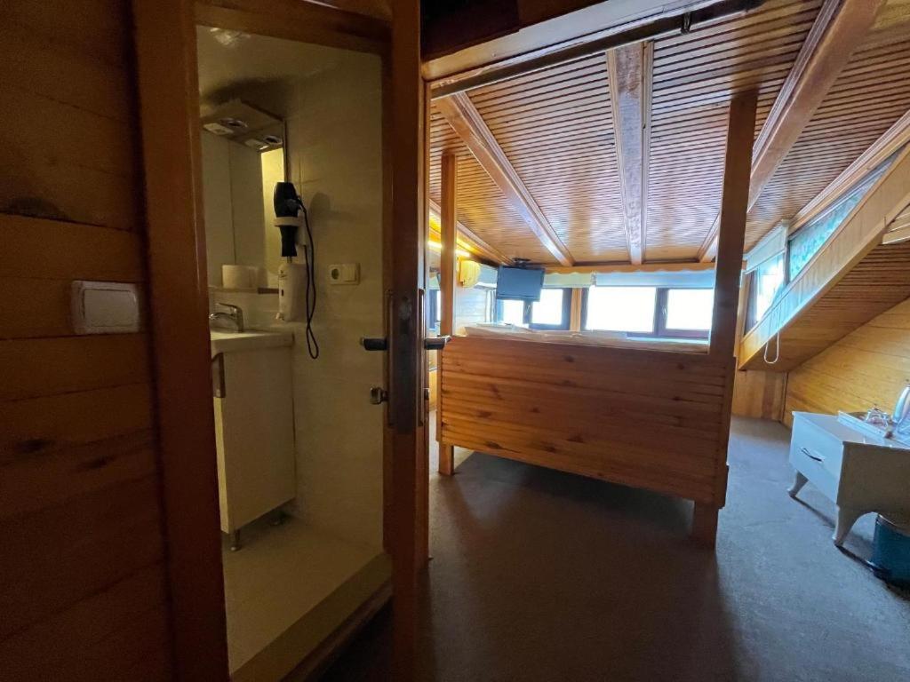 Koupelna v ubytování Le Safran Suite Hotel
