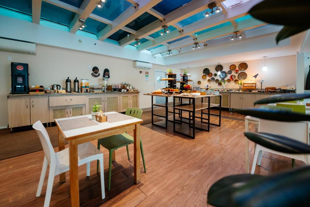 Kuchyň nebo kuchyňský kout v ubytování ibis Styles Manaus