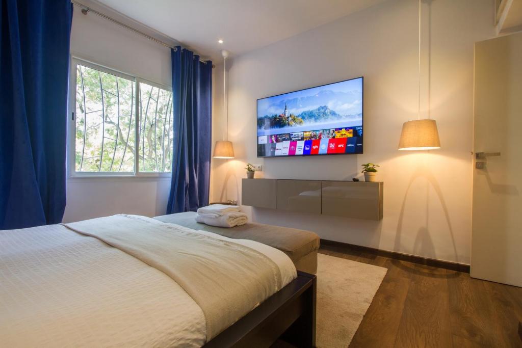 Postel nebo postele na pokoji v ubytování Charming 3 Bedroom Apt in Agdal