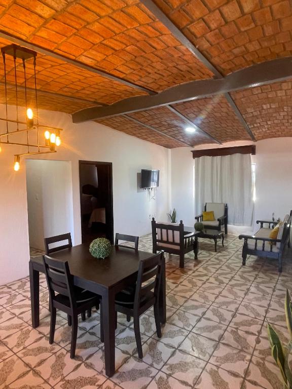 Posezení v ubytování HOTEL CUATRO CAMINOS