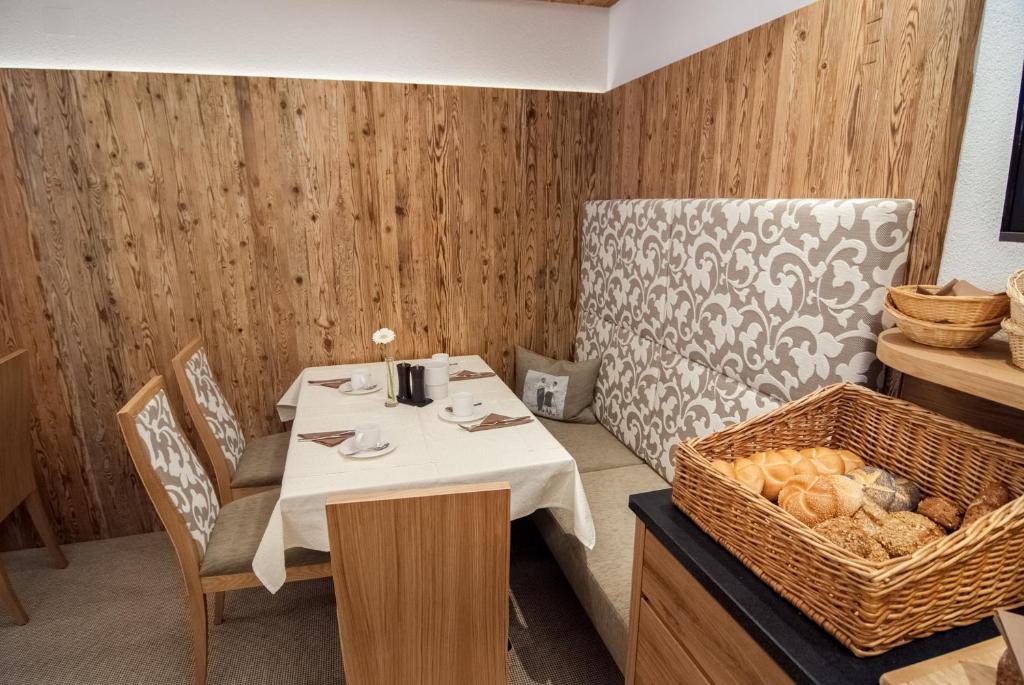 Posezení v ubytování Hotel Garni Mirabell
