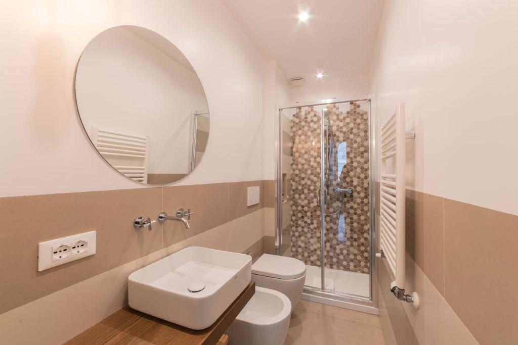A bathroom at Vintage Ottaviano Apartment