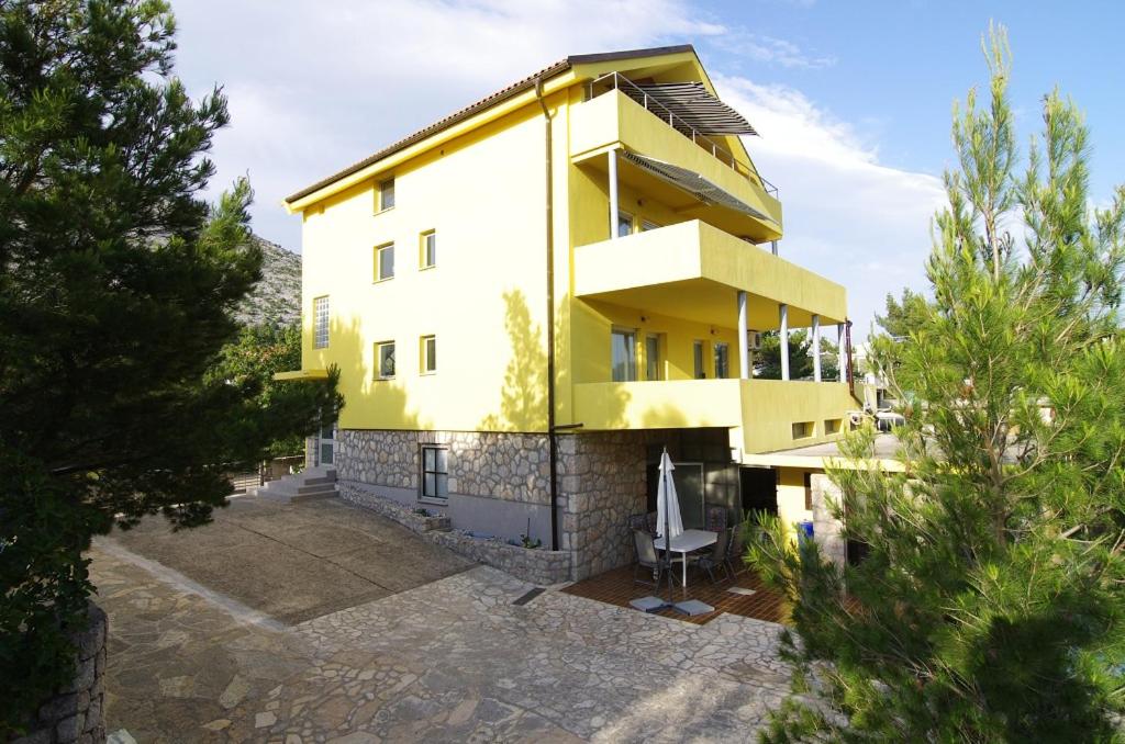 Budova, kde se apartmán nachází