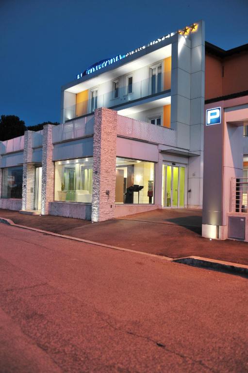 Budova, kde se hotel nachází