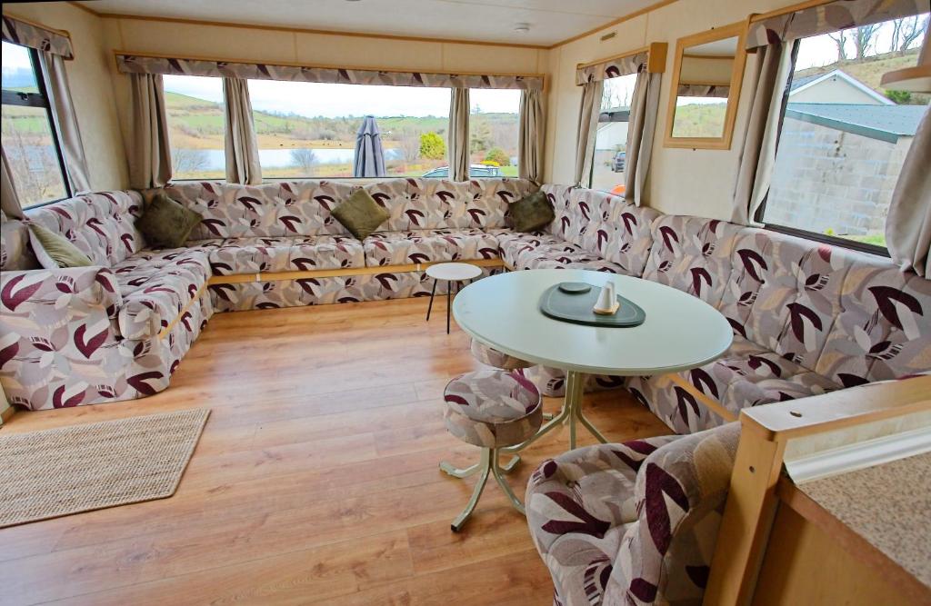 Posezení v ubytování Ella Rose Mobile Home