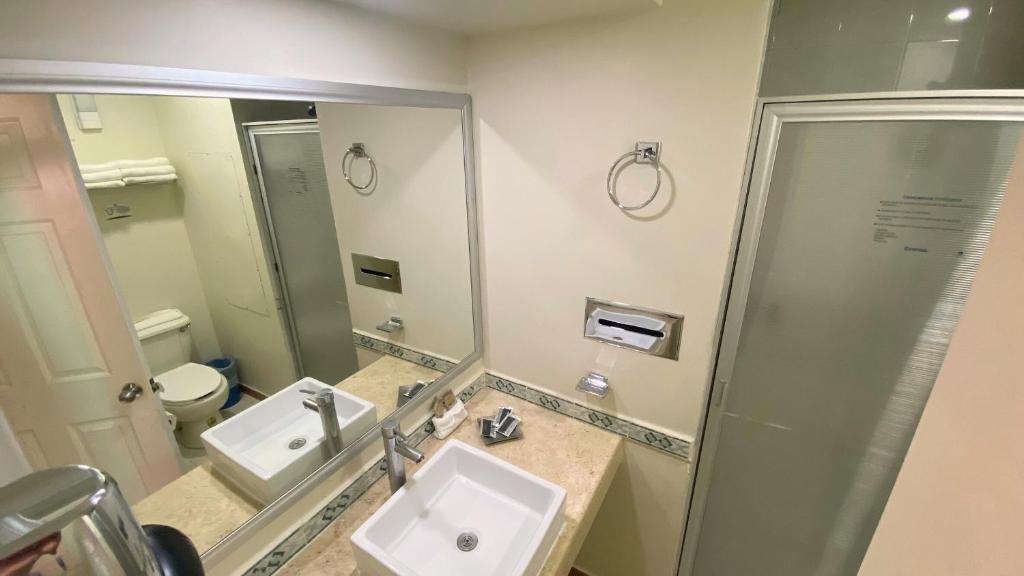 Koupelna v ubytování Hotel Enterprise Inn Poliforum