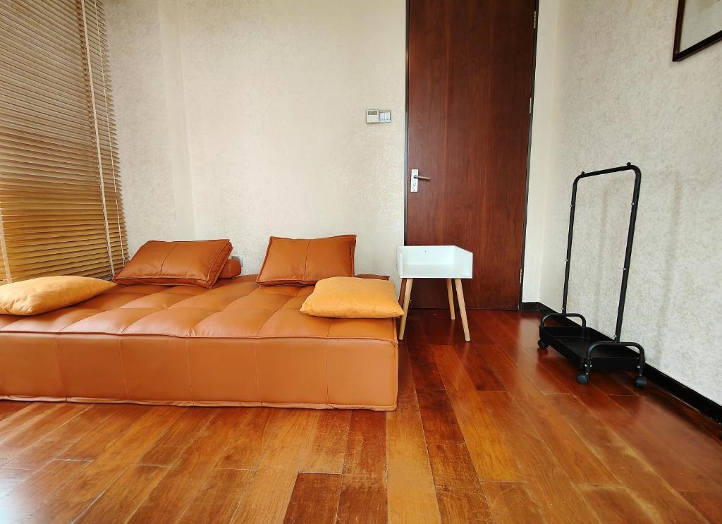 Posezení v ubytování Mangrove Bay Riverside Hill Riverview B&Bl紅樹灣河畔山河景民宿l豪華五房六床高層山景河景l離華發商都商場和港珠澳大橋及拱北澳門關口10分鐘l離橫琴長隆王國25分鐘l樓下北山古城食街