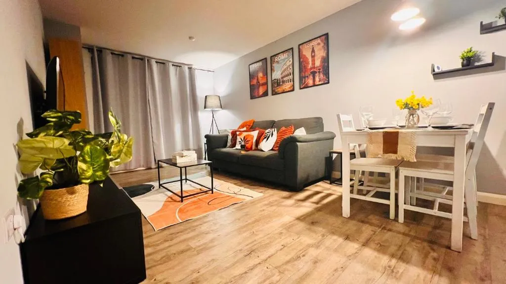 2BR City Centre Skyline Apt - Free secure parking
