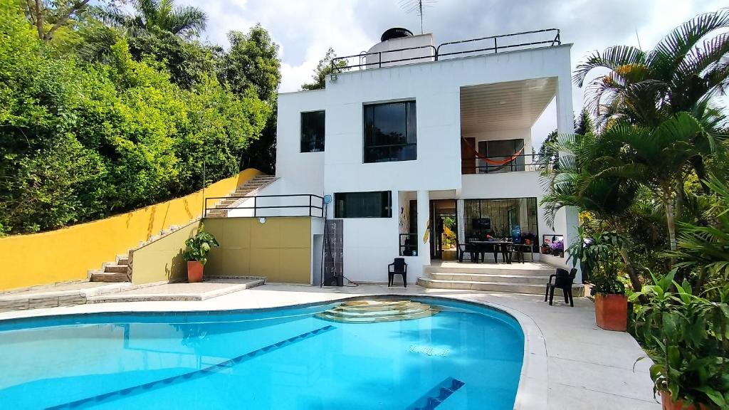 Bazén v ubytování Casa quinta Arbelaez con piscina nebo v jeho okolí