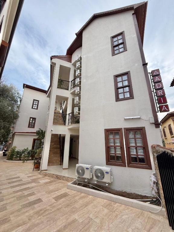 فضای داخلی Adria Inn در آنتالیا - تصویر ۳