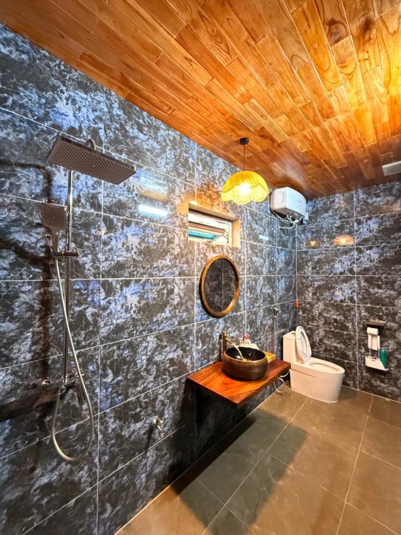 Ninh Binh Mountainside Bungalow - 8