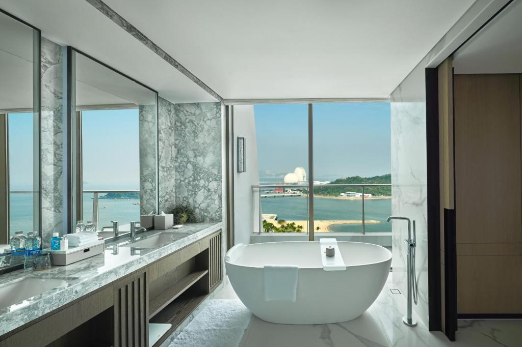 Koupelna v ubytování Grand Ocean View Hotel Zhuhai