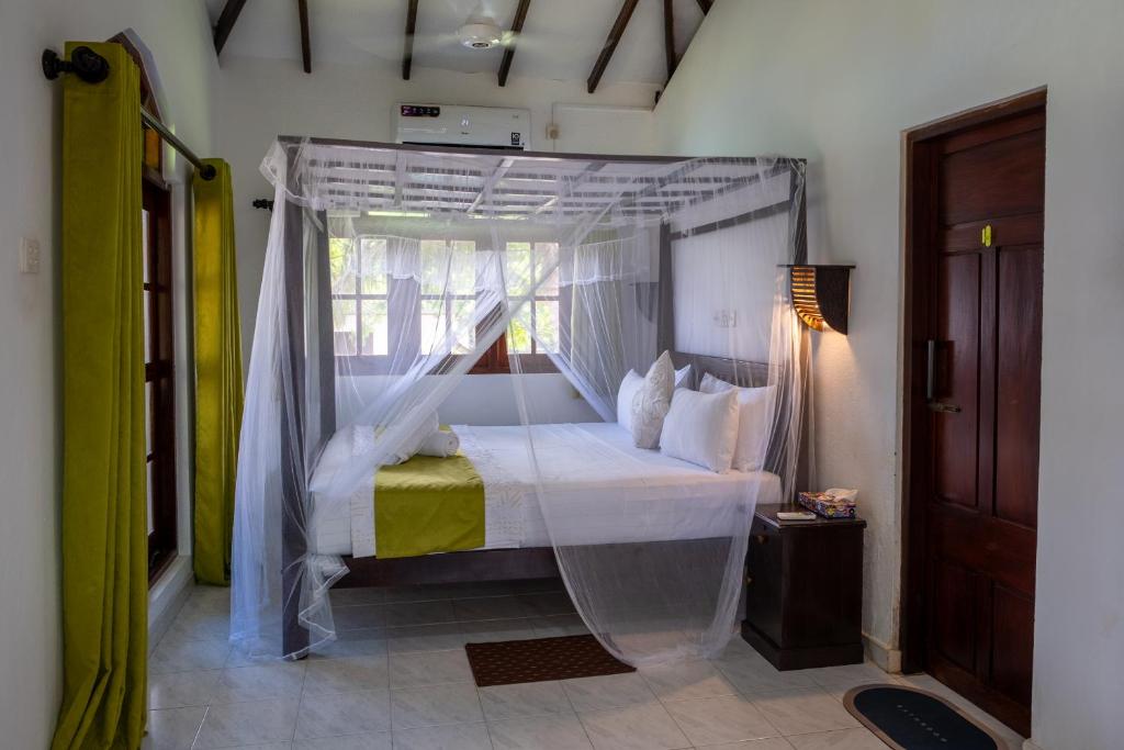 Serenity Beach Cabanas - 12