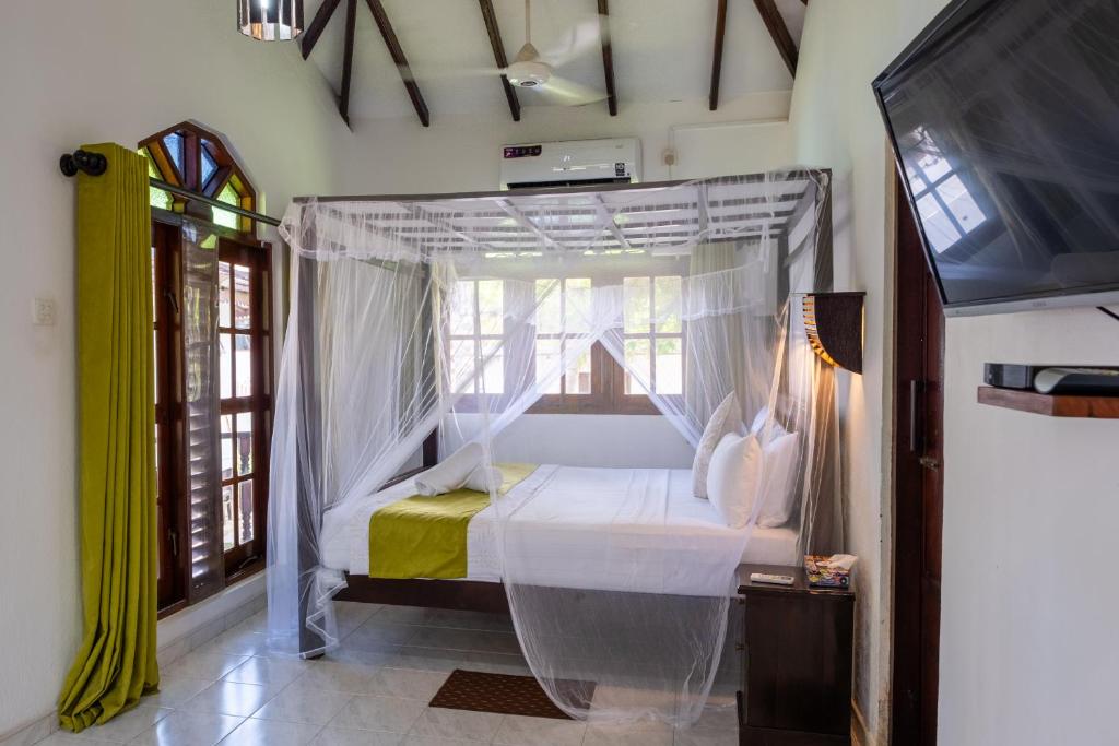 Serenity Beach Cabanas - 15