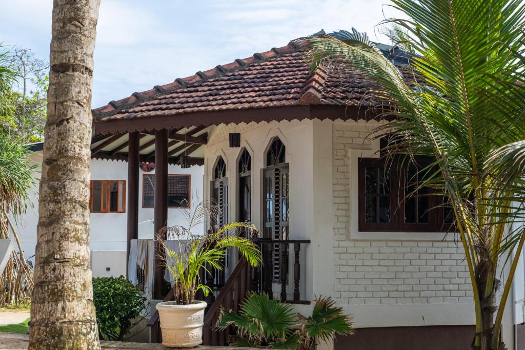 Serenity Beach Cabanas - 6