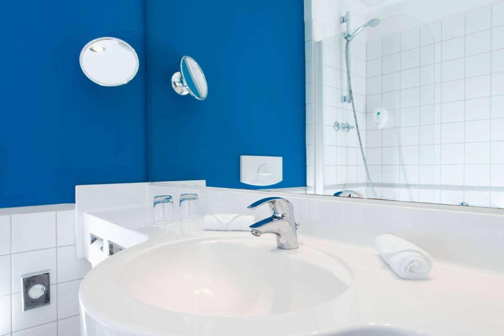 Wyndham Garden Duesseldorf City Centre Koenigsallee - Resim 12