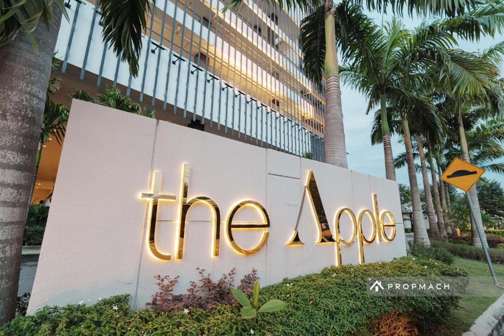 Certifikát, hodnocení, plakát nebo jiný dokument vystavený v ubytování The Apple Melaka by Urban Luxe Suites