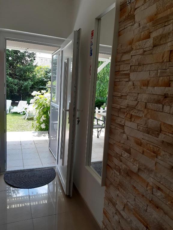 Zdjęcie z galerii obiektu Holiday Home Balatonszárszó w mieście Balatonszárszó