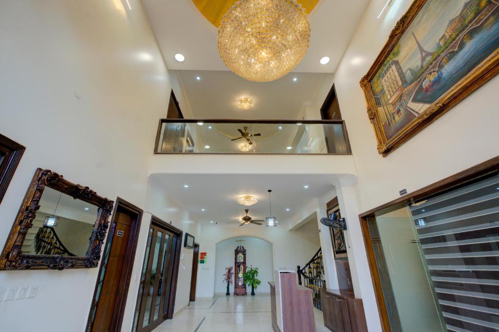 Fotografie z fotogalerie ubytování Amrit Hotel - Hotel & Banquet,Sector 32 v destinaci Gurgáon