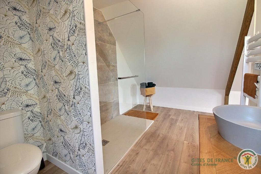 Koupelna v ubytování Chambre de kergomar