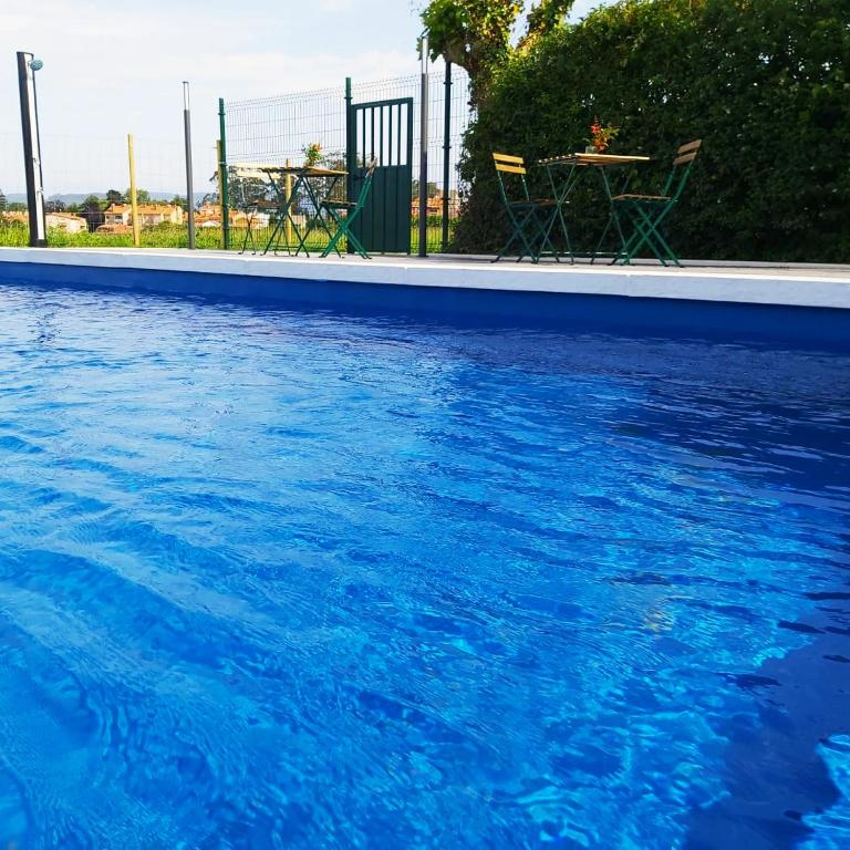 Bazén v ubytování Viviendas Complejo Vacacional PLAYAS DE MUROS nebo v jeho okolí