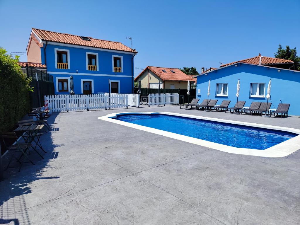Bazén v ubytování Viviendas Complejo Vacacional PLAYAS DE MUROS nebo v jeho okolí