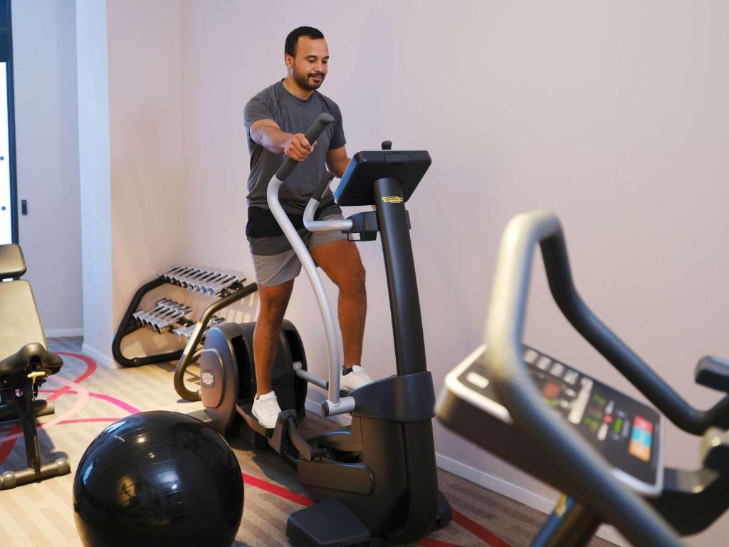 Fitness centrum a/nebo fitness zařízení v ubytování Mercure Toulouse Sud