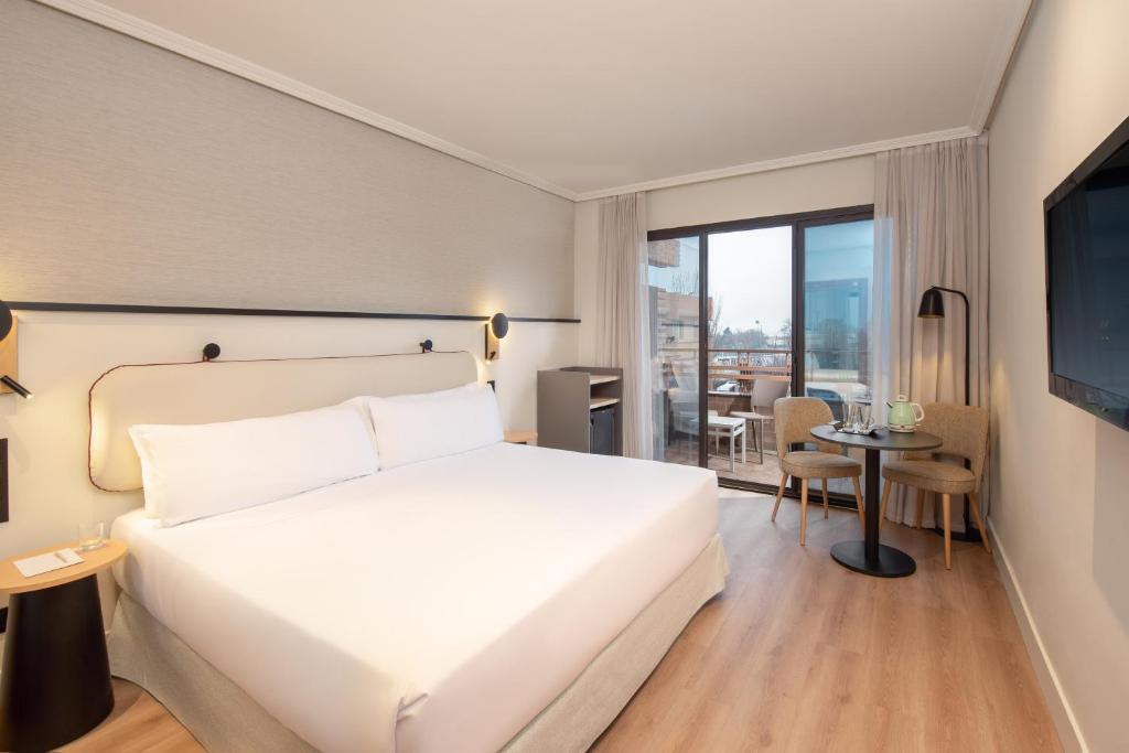 
Premium Room with Terrace
