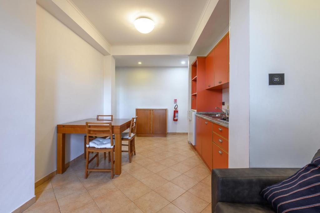 Część wypoczynkowa w obiekcie Crosti Apartments
