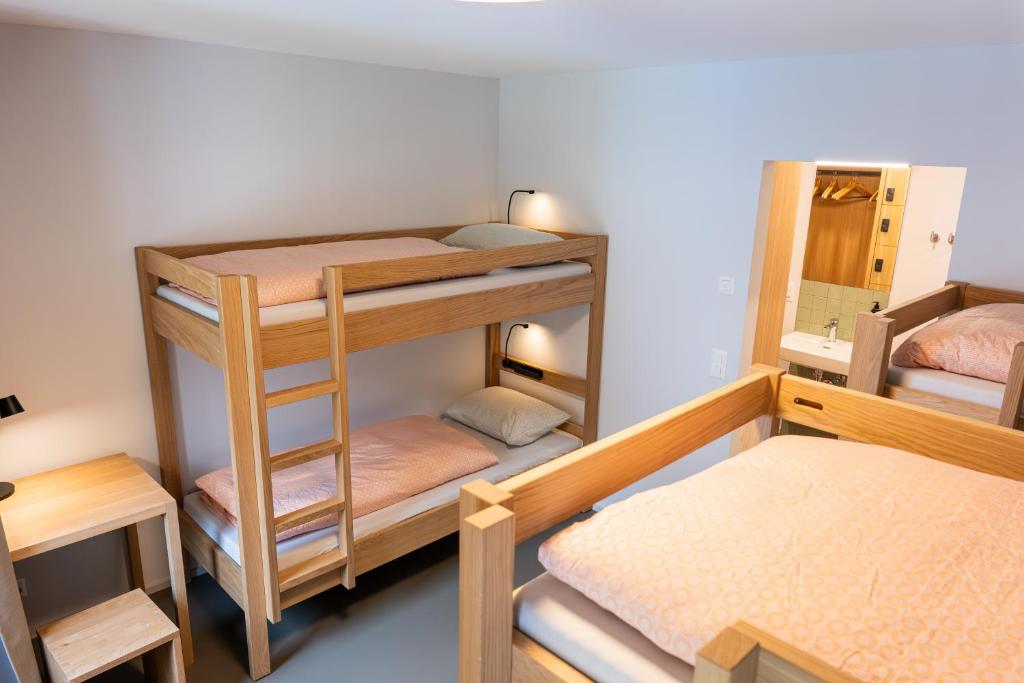 Voodi või voodid majutusasutuse Martigny Youth Hostel toas