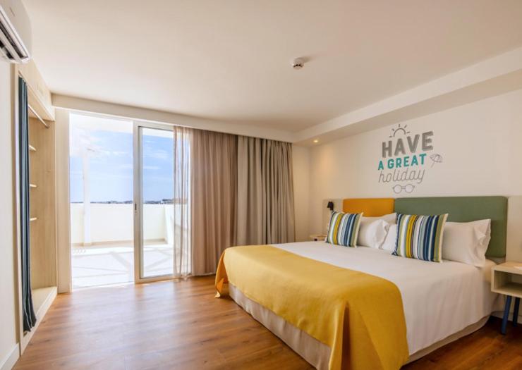 Postel nebo postele na pokoji v ubytování Abora Interclub Atlantic by Lopesan Hotels