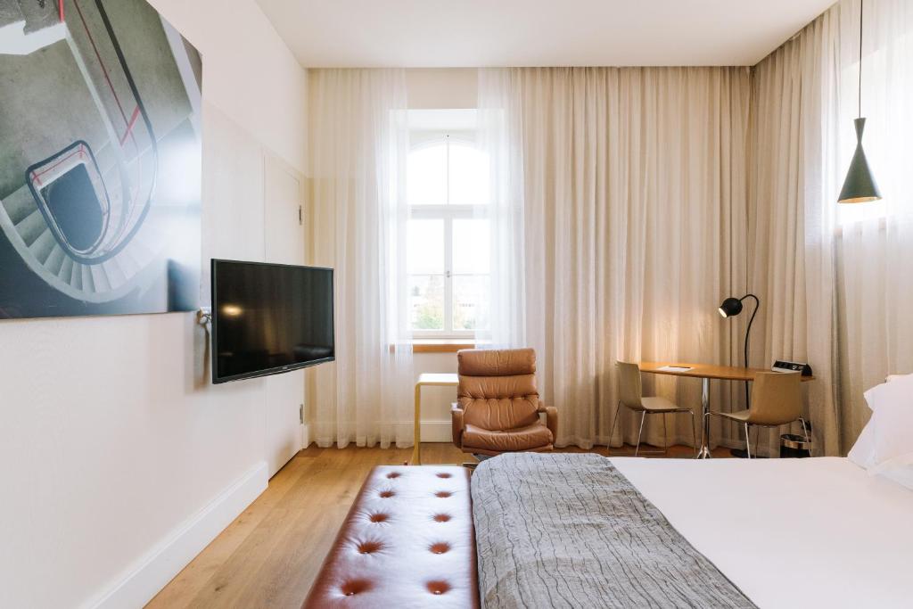 TV o dispositivi per l'intrattenimento presso B2 Hotel Zürich