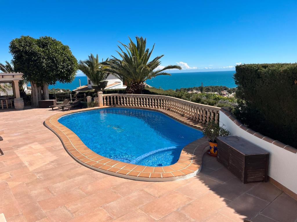 Bazén v ubytování Villa Balcon al Mar nebo v jeho okolí