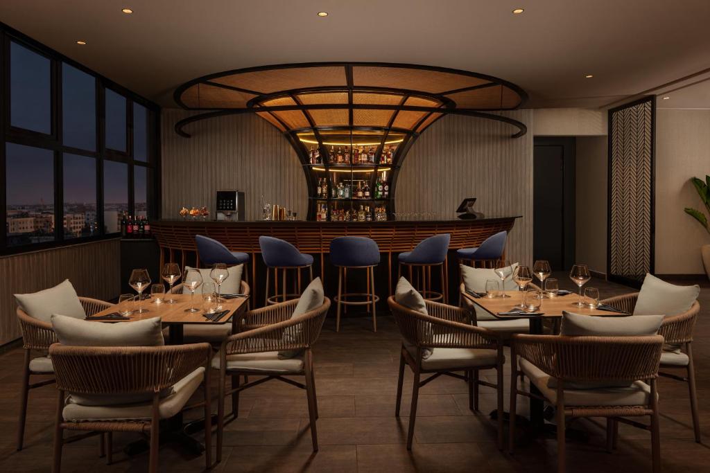 Courtyard by Marriott Casablanca Downtownにあるシーティングエリア
