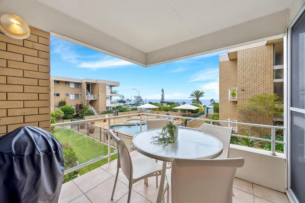 Headlands 10 Two Bedroom Beachside Apartment with Magical Ocean Views Great Value for Money - Apartamento De Dos Dormitorios