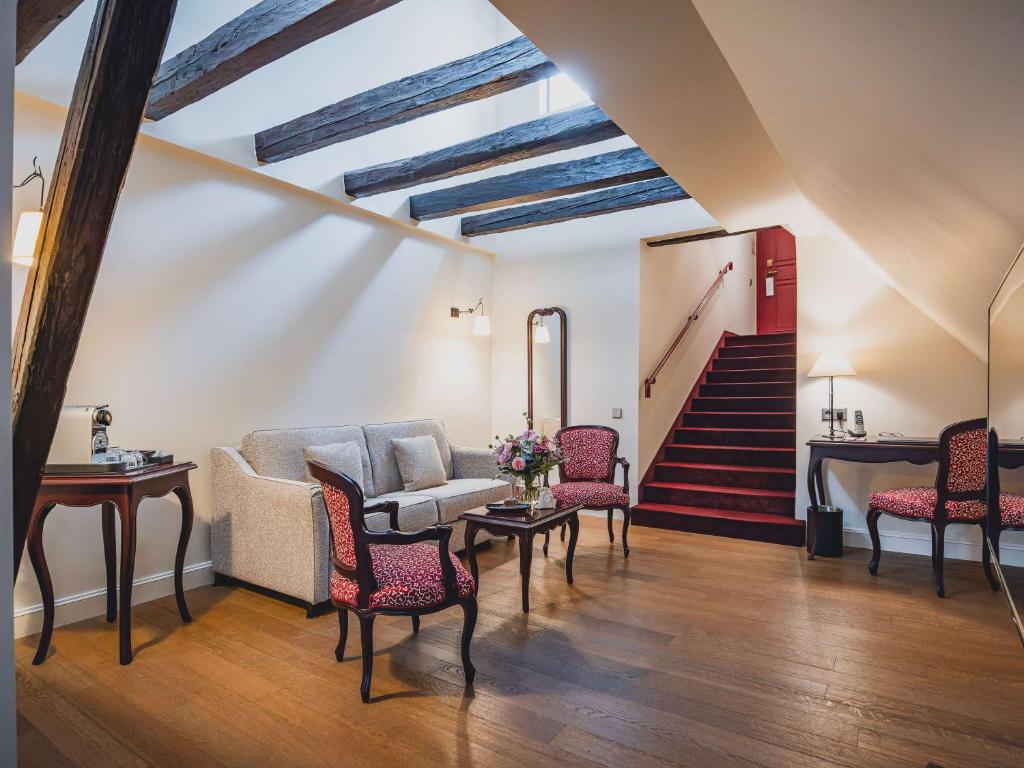 Posezení v ubytování Cour du Corbeau Hotel Strasbourg - MGallery Collection
